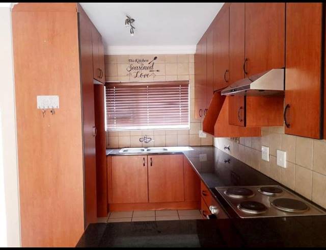 2 BEDROOM TOWNHOUSE FOR SALE IN FLORENTIA